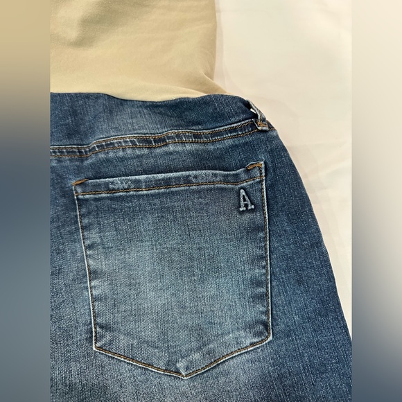 Articles of Society Women Maternity Jean Shorts Distressed Over Belly Size 30 - Picture 9 of 16